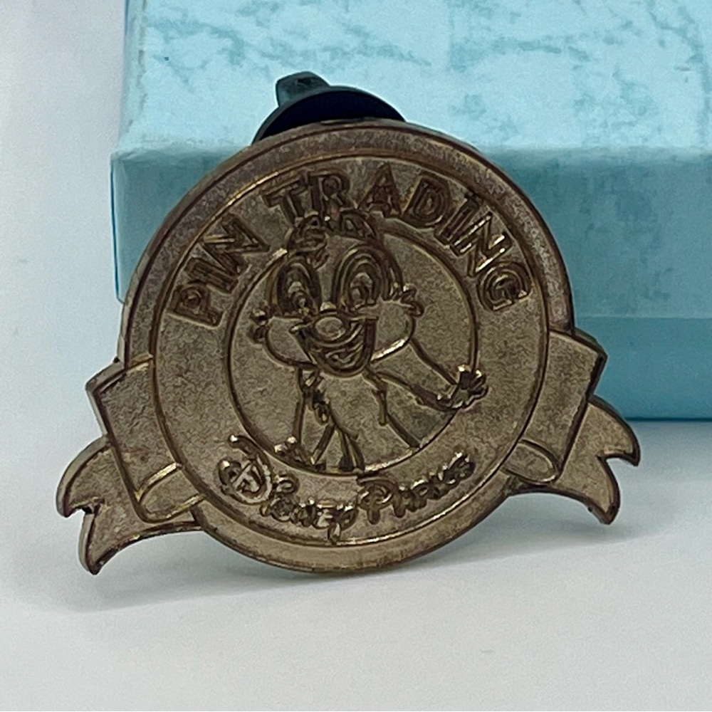 Limited Keep on Tradin Mystery Collection ChipN Dale Gold Disney Parks Pin 82395